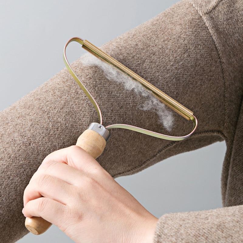 Power-Free Lint Removing Roller