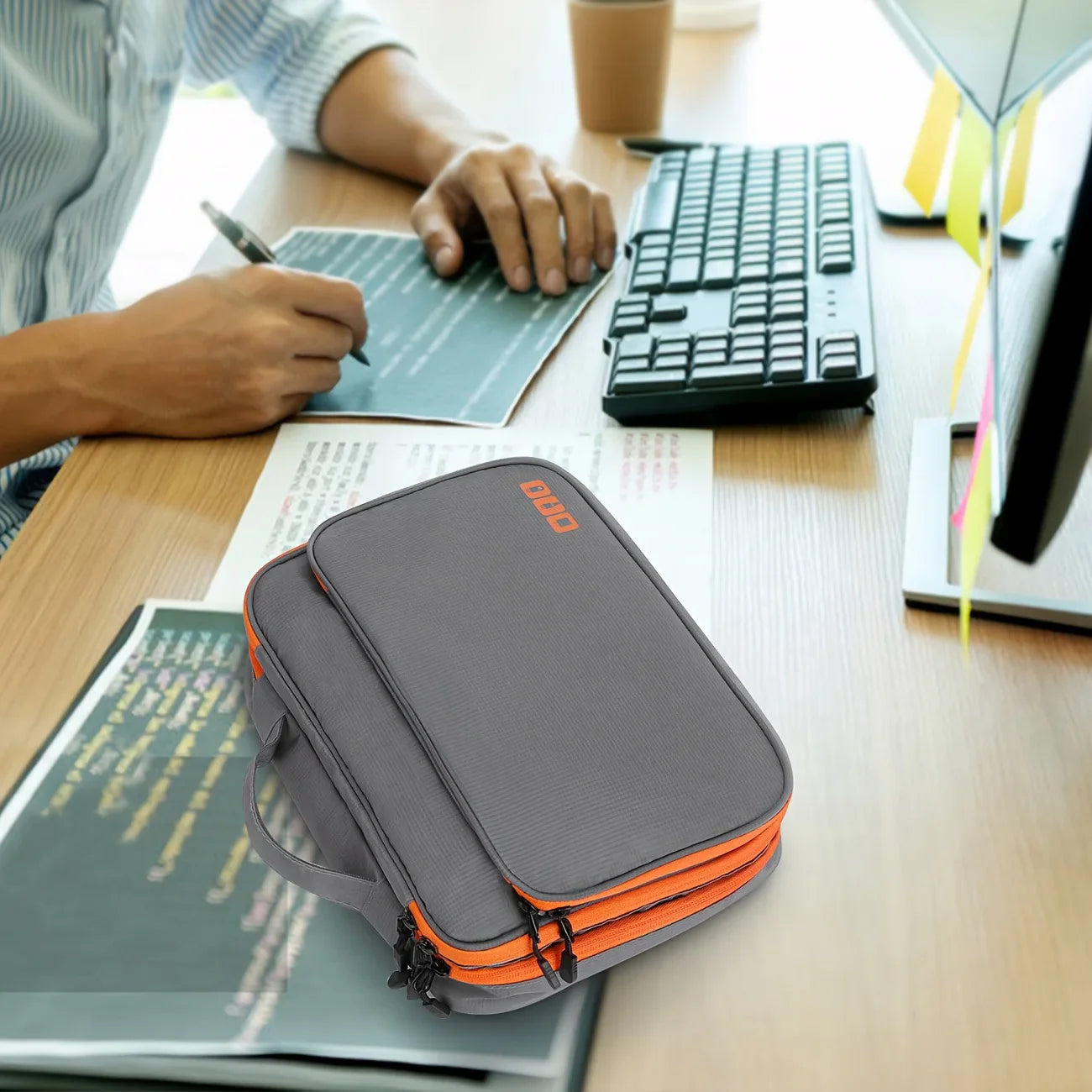 SmartPack – A three-layer Padded Multi-Compartment Waterproof Tech Organizer