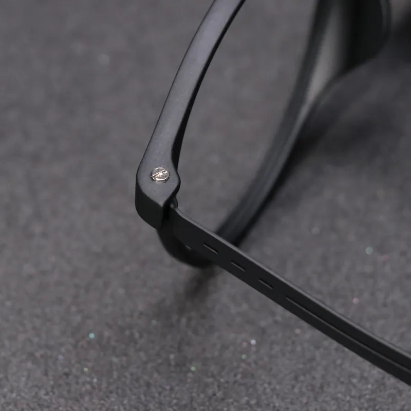 Titanium Anti Blue Light / Photochromic Retro Reading Glasses