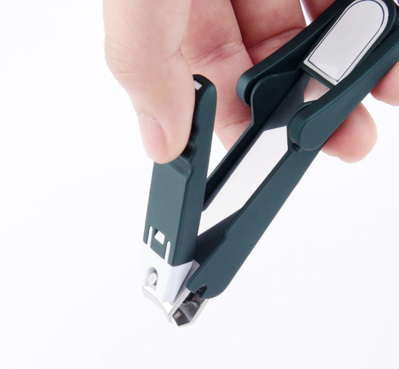Anti-Splash Nail Clipper With Magnifying Glass For The Elderly